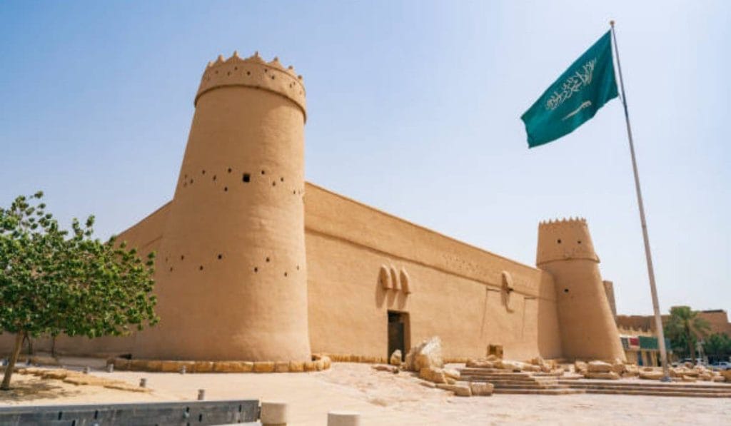 Explore Riyadh City Sightseeing Riyadh Tour – Explore Old Souks & Modern Landmarks ...