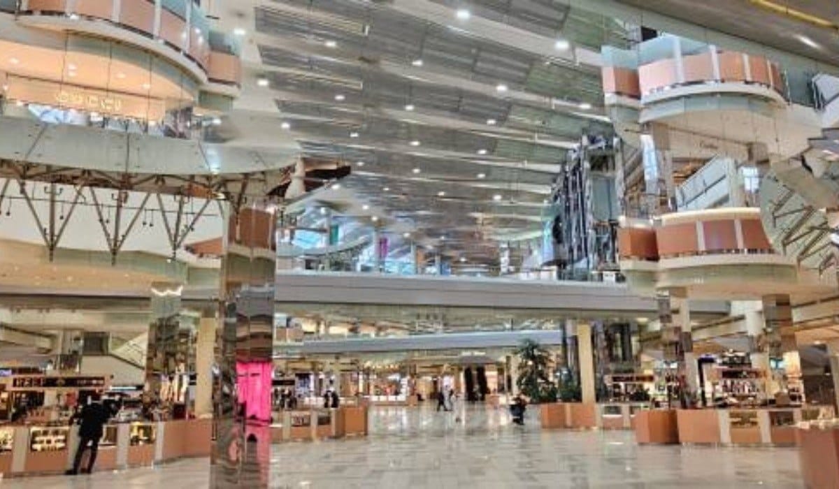 Riyadh, Saudi Arabia Shopping mall in the interior of Kingdom Tower in the city center of Riyadh
